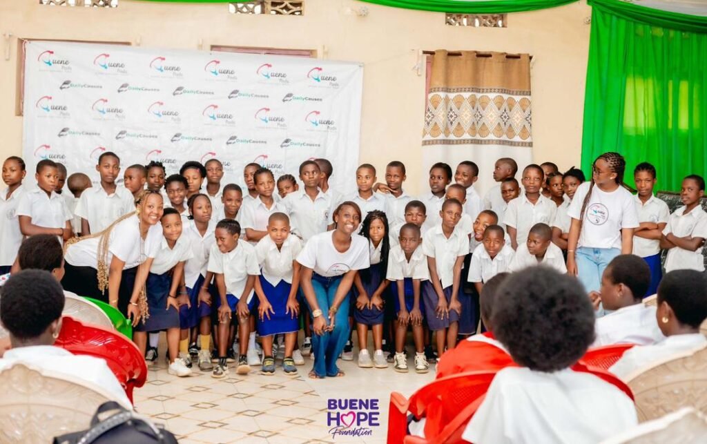 Buene pads a rendu visite aux élèves du Collège scolaire Naomi dans la province du sud kivu